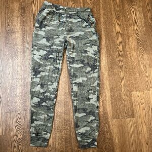 Gap softspun camo pants